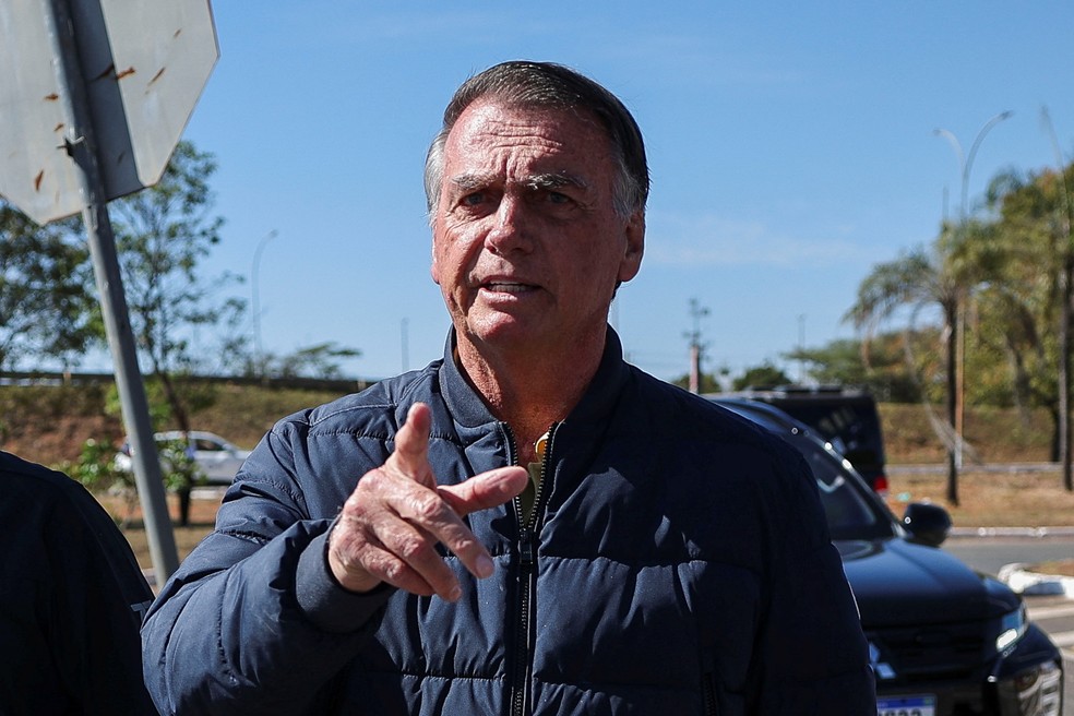 Bolsonaro na PF para colocar tornozeleira eletrnica  Foto: Adriano Machado/Reuters
