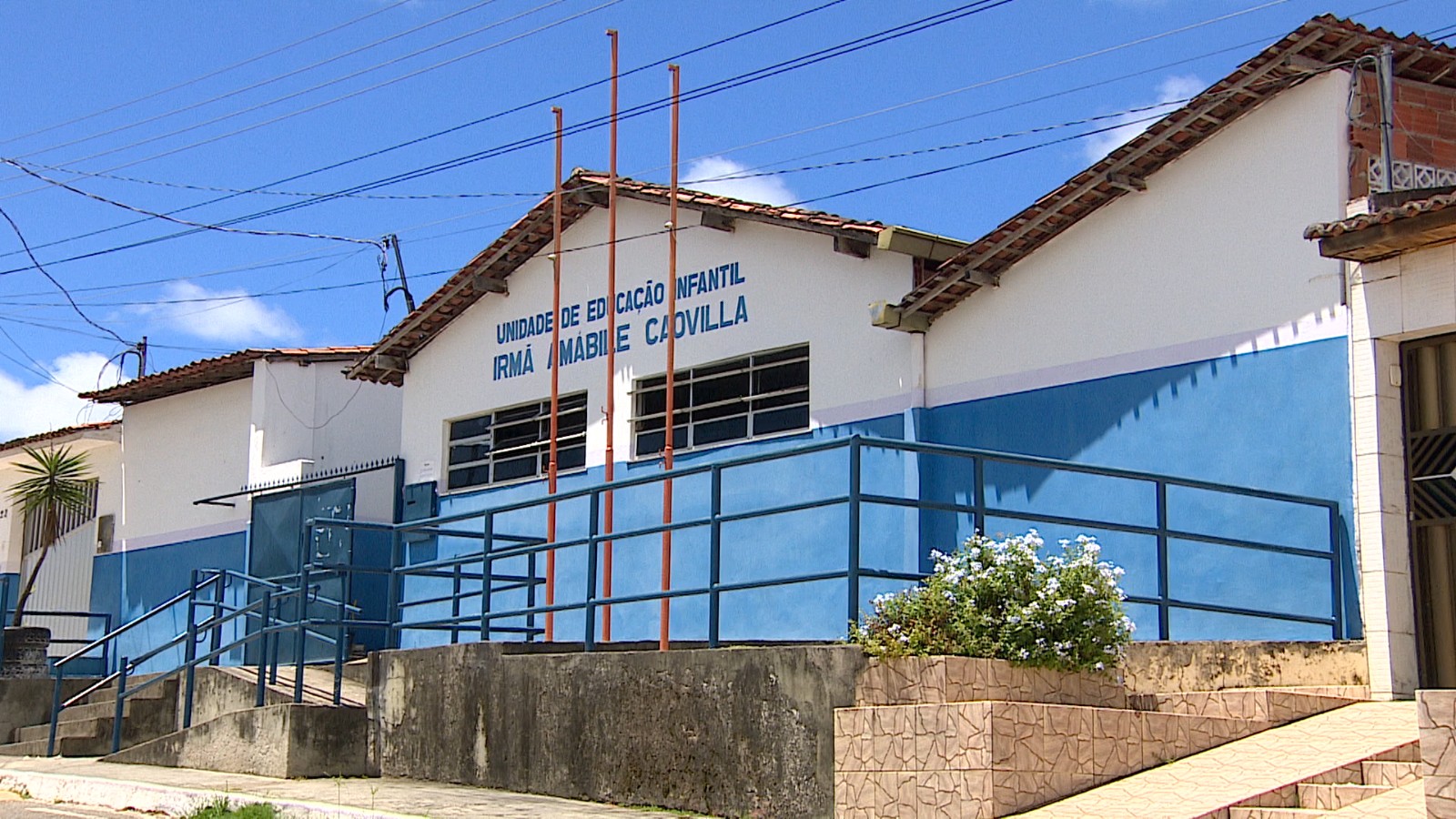 Mães denunciam que mais de mil crianças ainda não voltaram às aulas em Santo Amaro das Brotas
