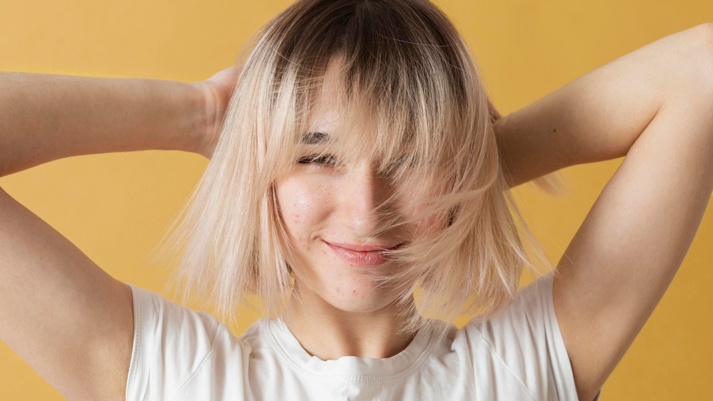 Posso descolorir meu cabelo? Descubra se os fios estão preparados