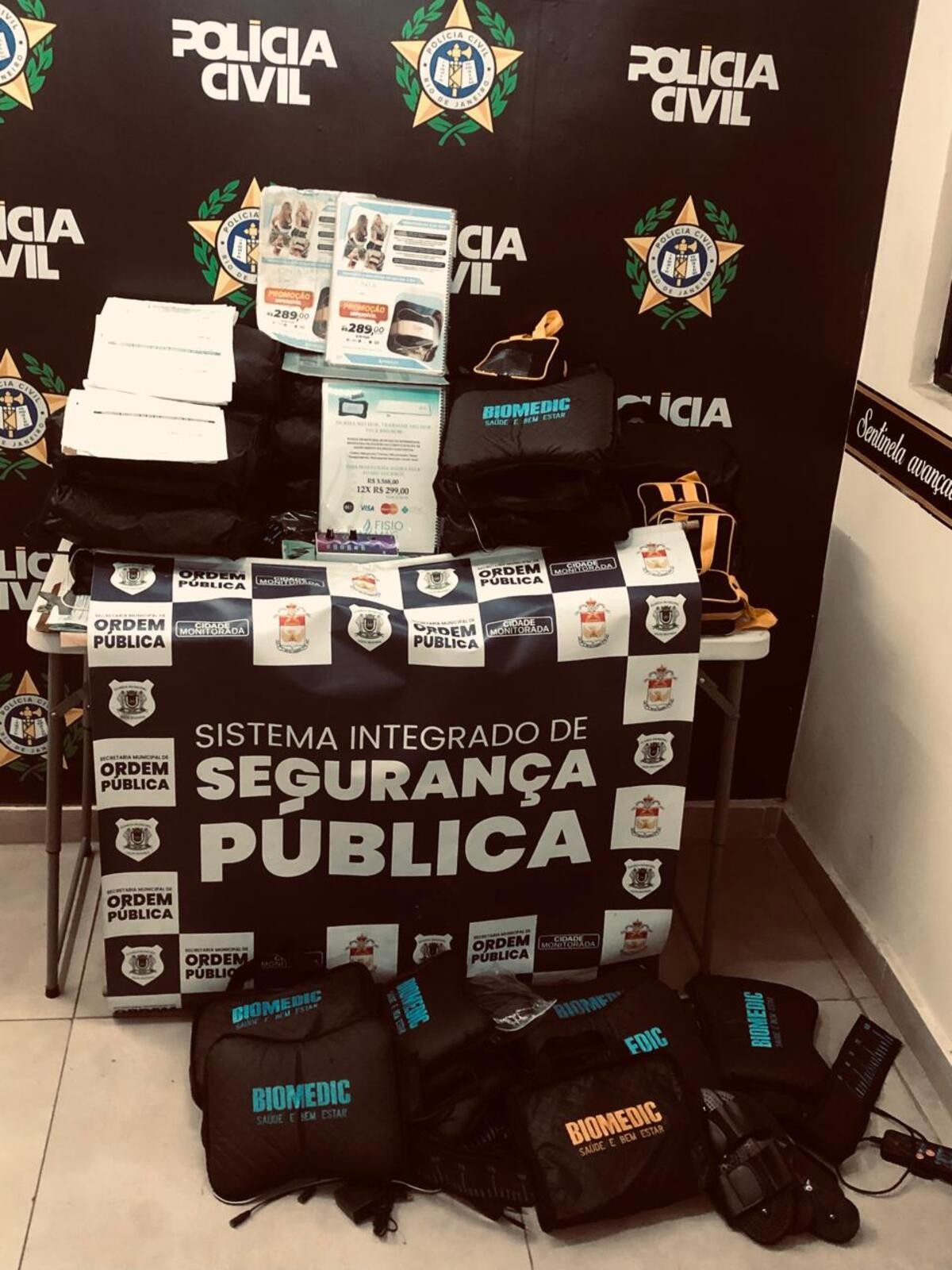 Grupo é detido suspeito de vender massageadores sem registro em Volta Redonda