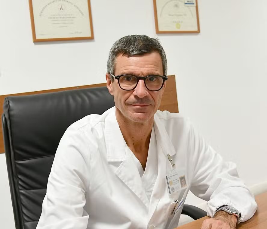 Quem são os médicos responsáveis pelo tratamento do papa Leão XIV