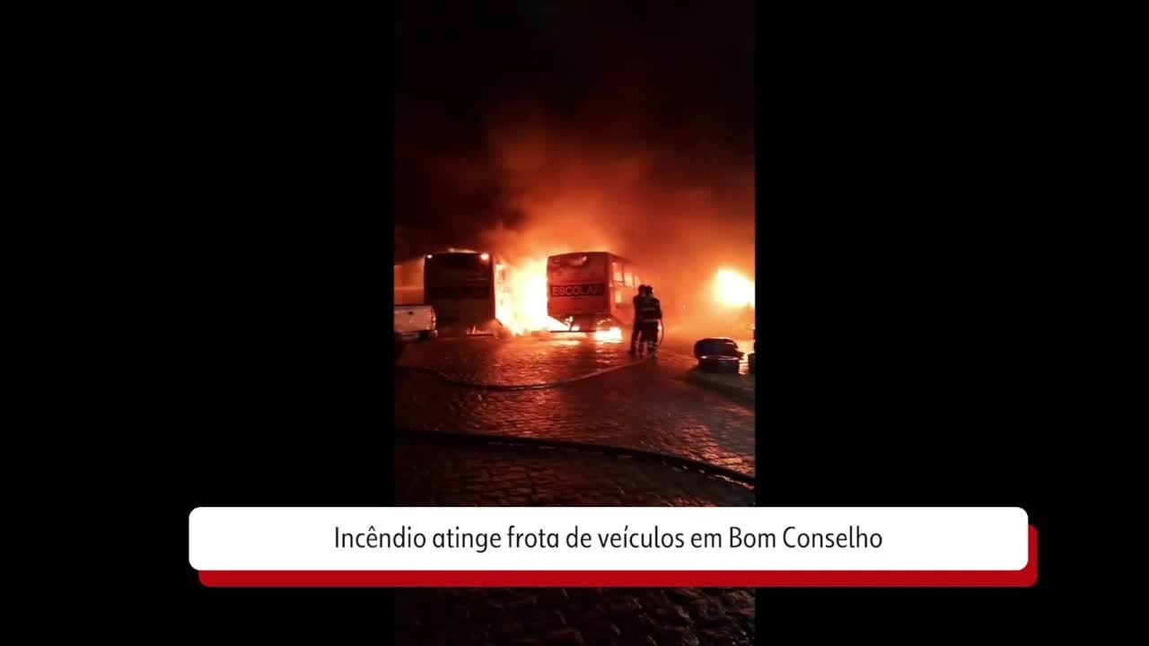 Incêndio que atingiu frota de ônibus escolares em Bom Conselho foi criminoso, segundo perícia
