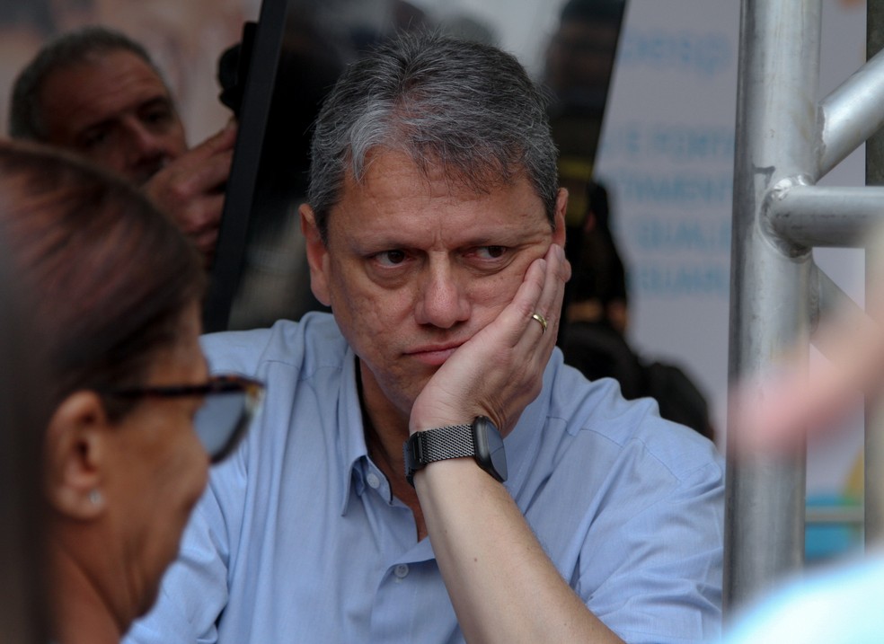 O governador de S&atilde;o Paulo, Tarc&iacute;sio de Freitas, na inaugura&ccedil;&atilde;o das Esta&ccedil;&otilde;es de Tratamento de Esgoto (ETES) Cabu&ccedil;&uacute; e Fortaleza, na cidade de Guarulhos, na Grande S&atilde;o Paulo, nesta quinta-feira, 25 de setembro. &mdash; Foto: RAUL LUCIANO/ATO PRESS/ESTAD&Atilde;O CONTE&Uacute;DO