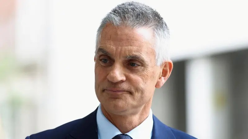 Por que dois diretores da BBC renunciaram ao mesmo tempo e o que isso tem a ver com Trump?