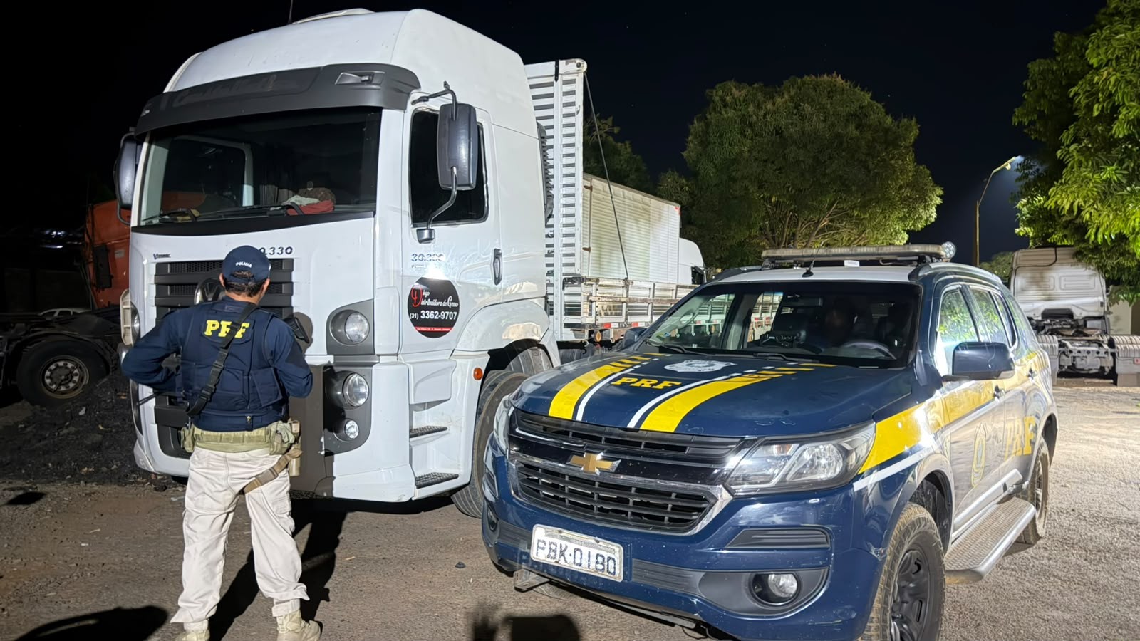 Ao ser preso com caminhão furtado, motorista diz ter recebido R$ 2 mil para transportar veículo de Betim a Salinas