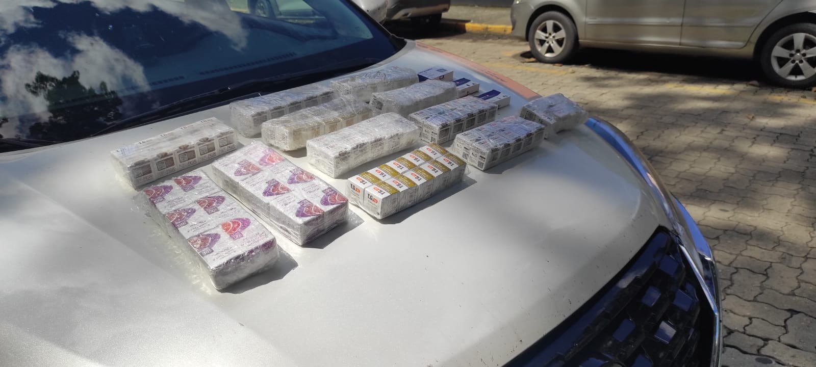 Suspeitos são presos por contrabando na Via Dutra, em Itatiaia 