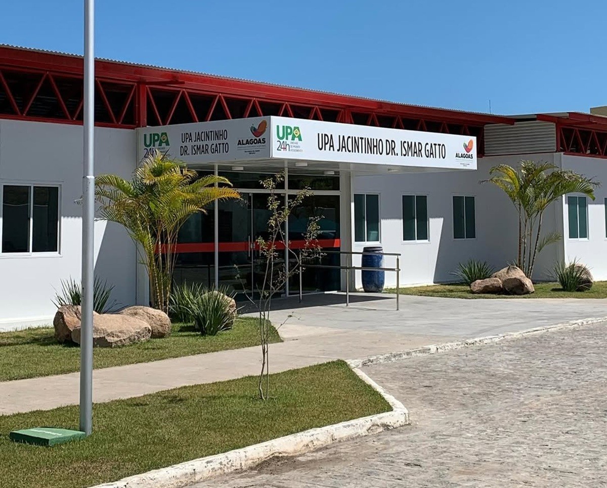 Homem é espancado por cerca de 20 pessoas, é socorrido e sofre atentado em UPA de Maceió