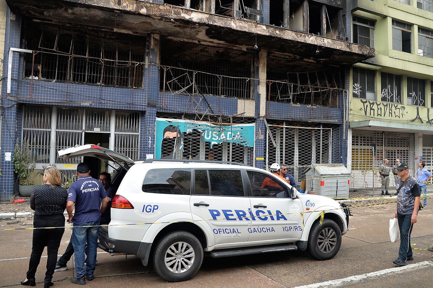 Incêndio em pousada de Porto Alegre: sexta vítima é identificada após exame de DNA, diz IGP