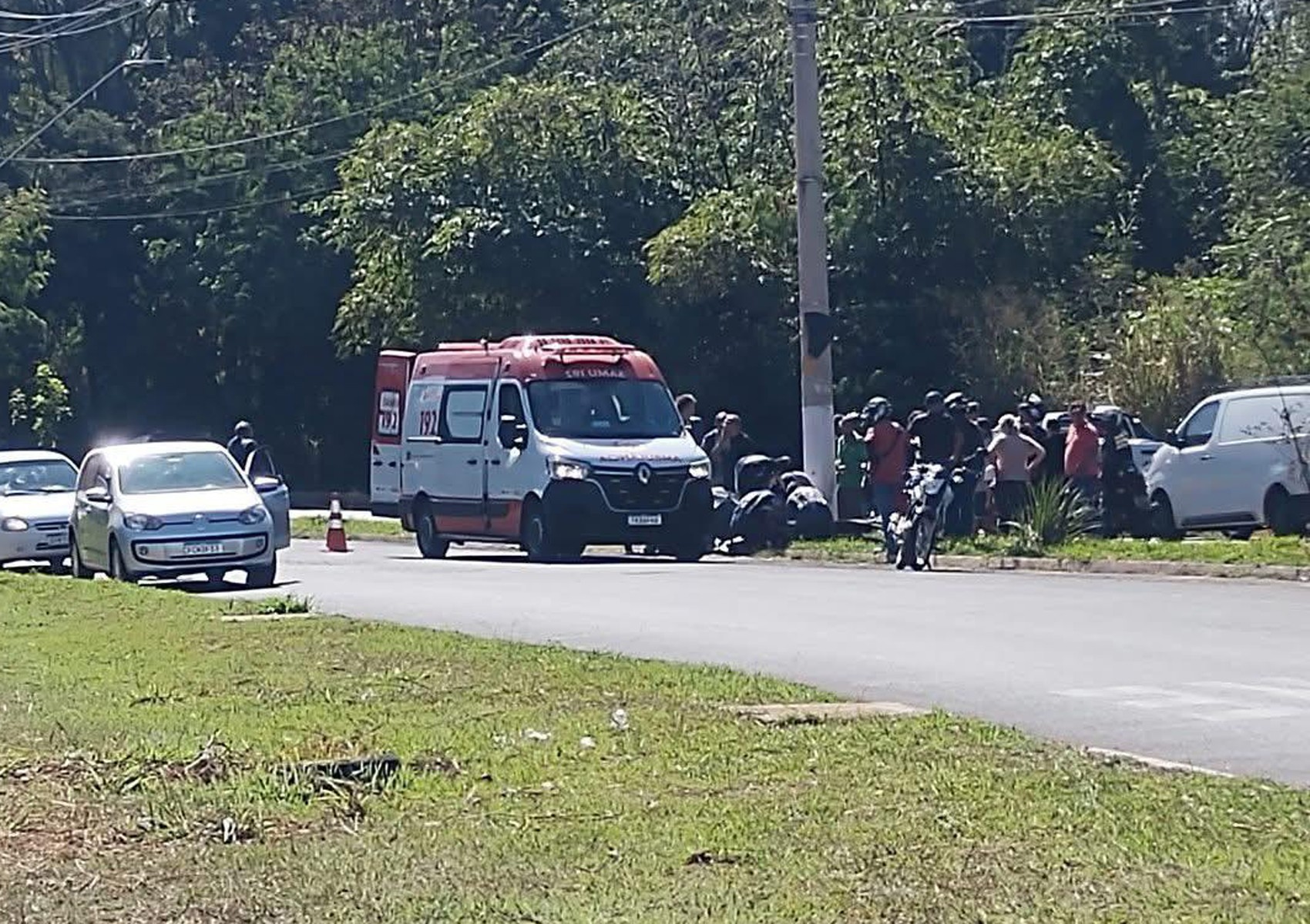 Mulher morre e filha fica ferida após acidente de moto em Barretos, SP