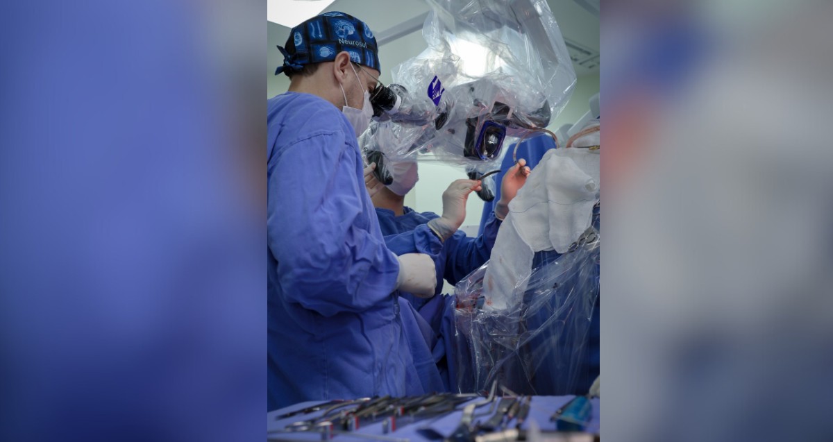 Médico do Hospital São José realiza cirurgia inédita em Santa Catarina e transforma a vida de paciente com epilepsia grave