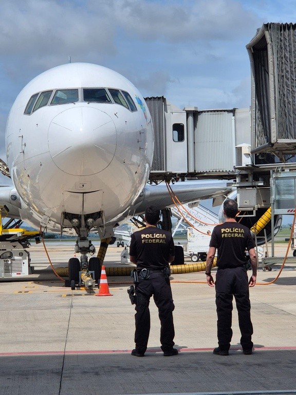 Brasileiro procurado pela Interpol por homicídio em MG é extraditado de Portugal