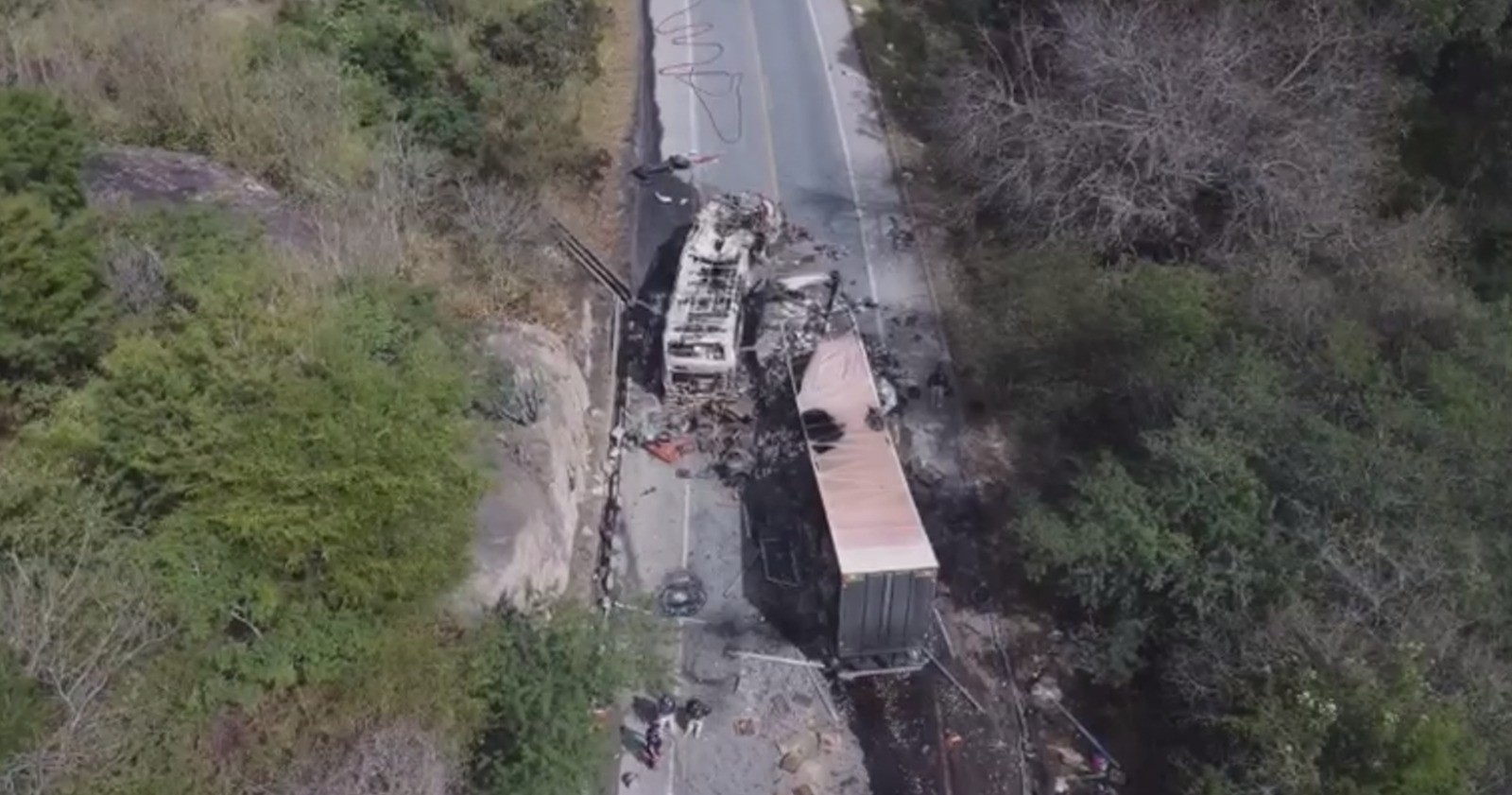 
Após acidente com oito mortos, BR-251 é liberada no Norte de MG