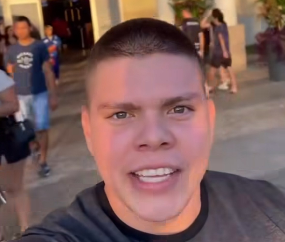 Influencer suspeito de deixar bomba falsa em aeroporto se apresenta à Polícia Federal em RO