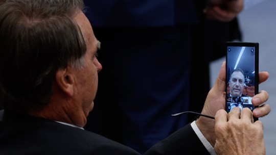 Zanin marca para 2 setembro início de julgamento de Bolsonaro e mais sete por tentativa de golpe - Sessões extraordinárias foram marcadas entre os dias 2 e 12 de setembro. Ex-presidente é apontado como principal articulador e beneficiário de uma tentativa de golpe para se manter no poder mesmo com a derrota para Lula em 2022. Ele sempre negou as acusações.