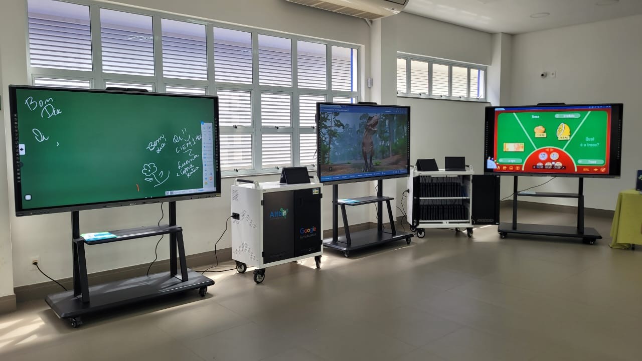 Atibaia avança na educação com lançamento de programas