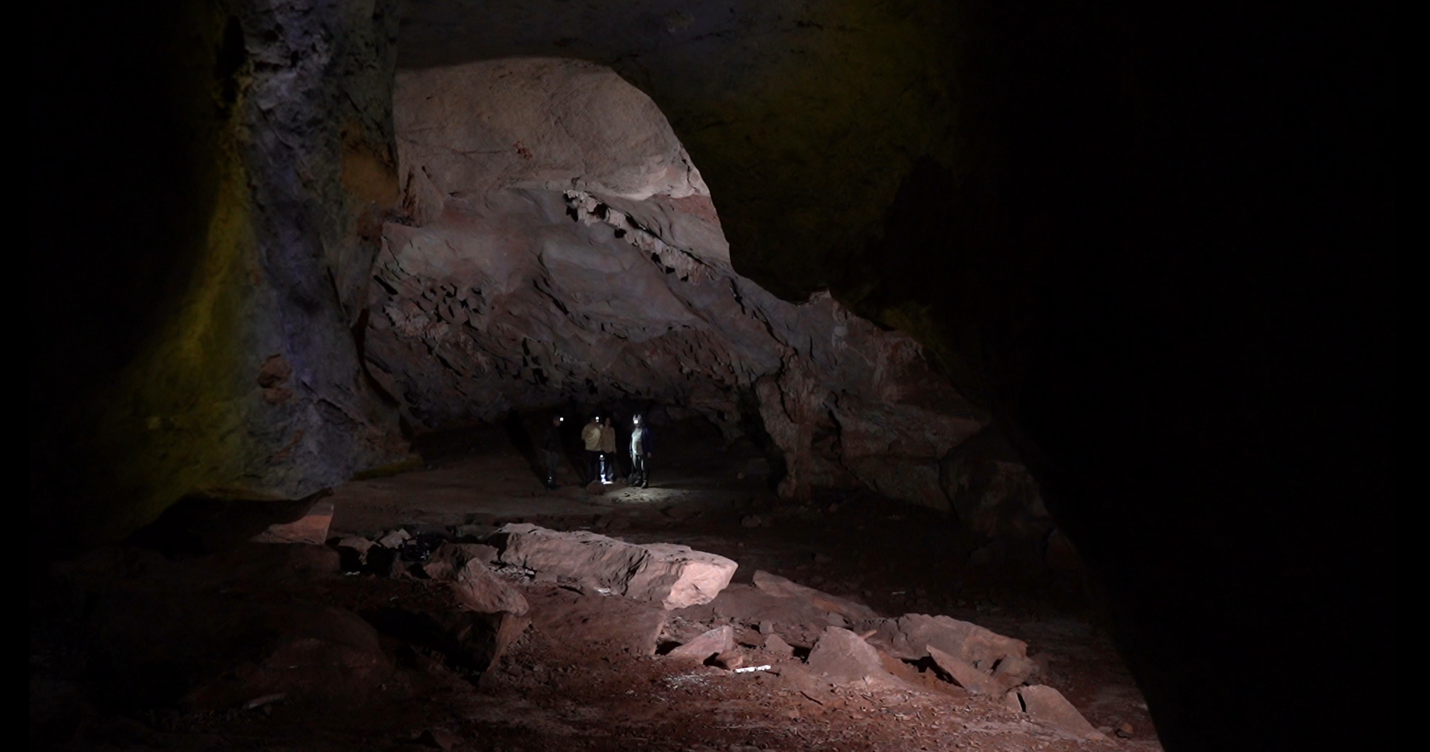 Conheça as cavernas e os registros dos primeiros povos de Arcos (MG)