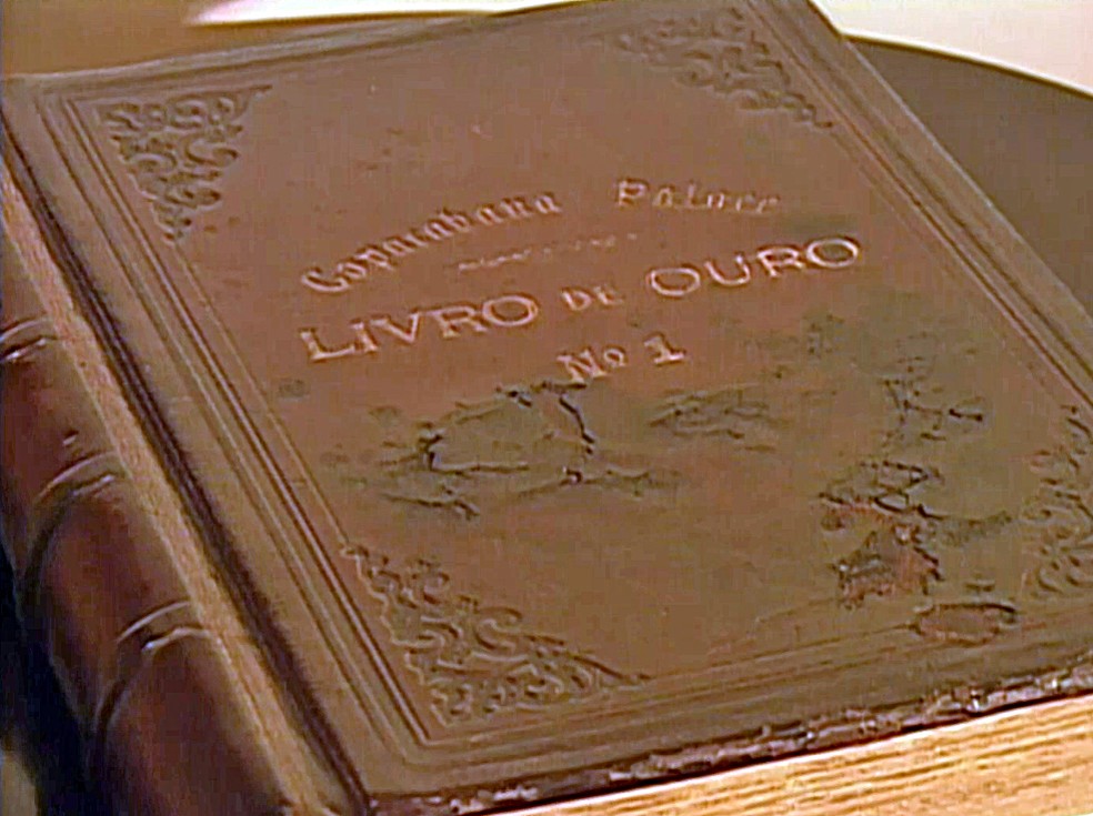 Livro de Ouro do Hotel Copacabana Palace — Foto: Reprodução/ TV Globo