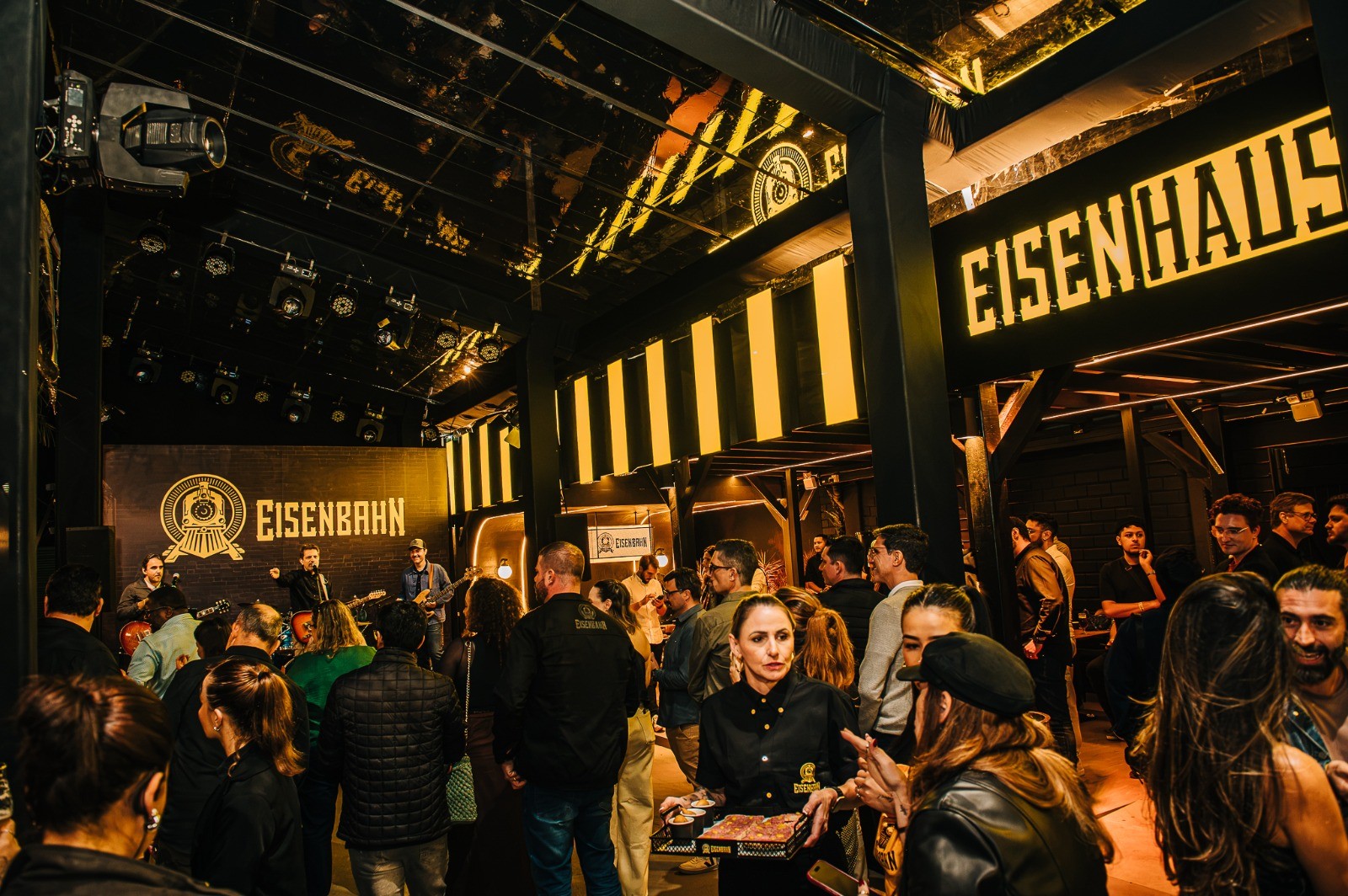 EisenHaus em Blumenau une chope, gastronomia e rock na cidade natal da Eisenbahn