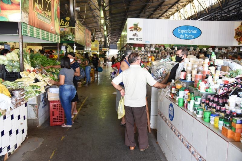 Mercado do Porto é parcialmente interditado pelos bombeiros em Cuiabá