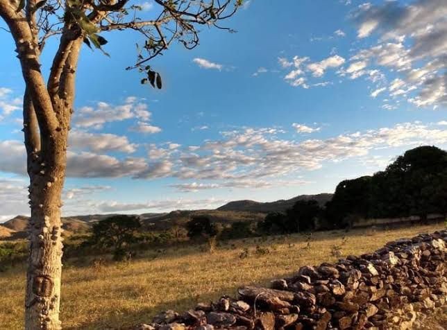 Conheça muro em pedras histórico construído por escravizados na região das Serras Gerais no TO