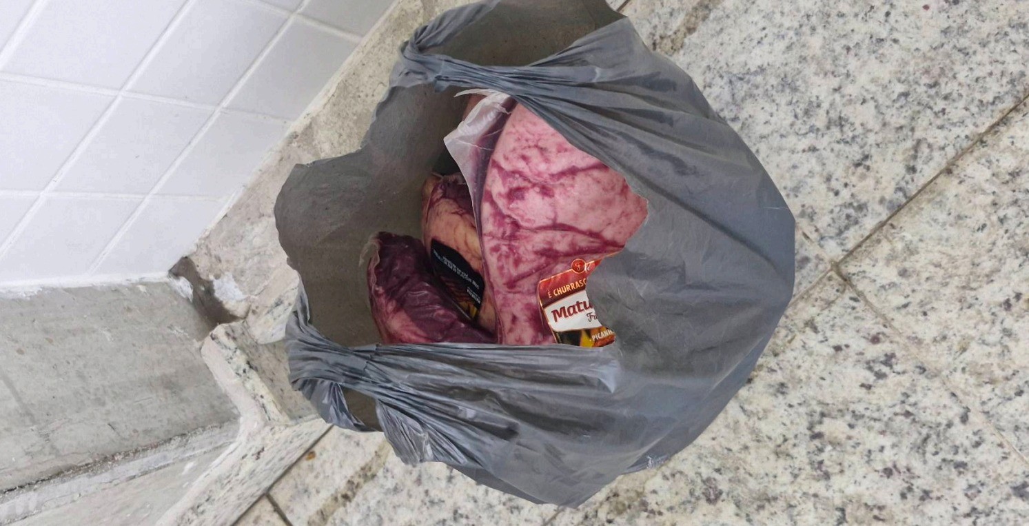 Homem é preso ao furtar 10 picanhas para quitar dívidas de drogas em Ipatinga, MG