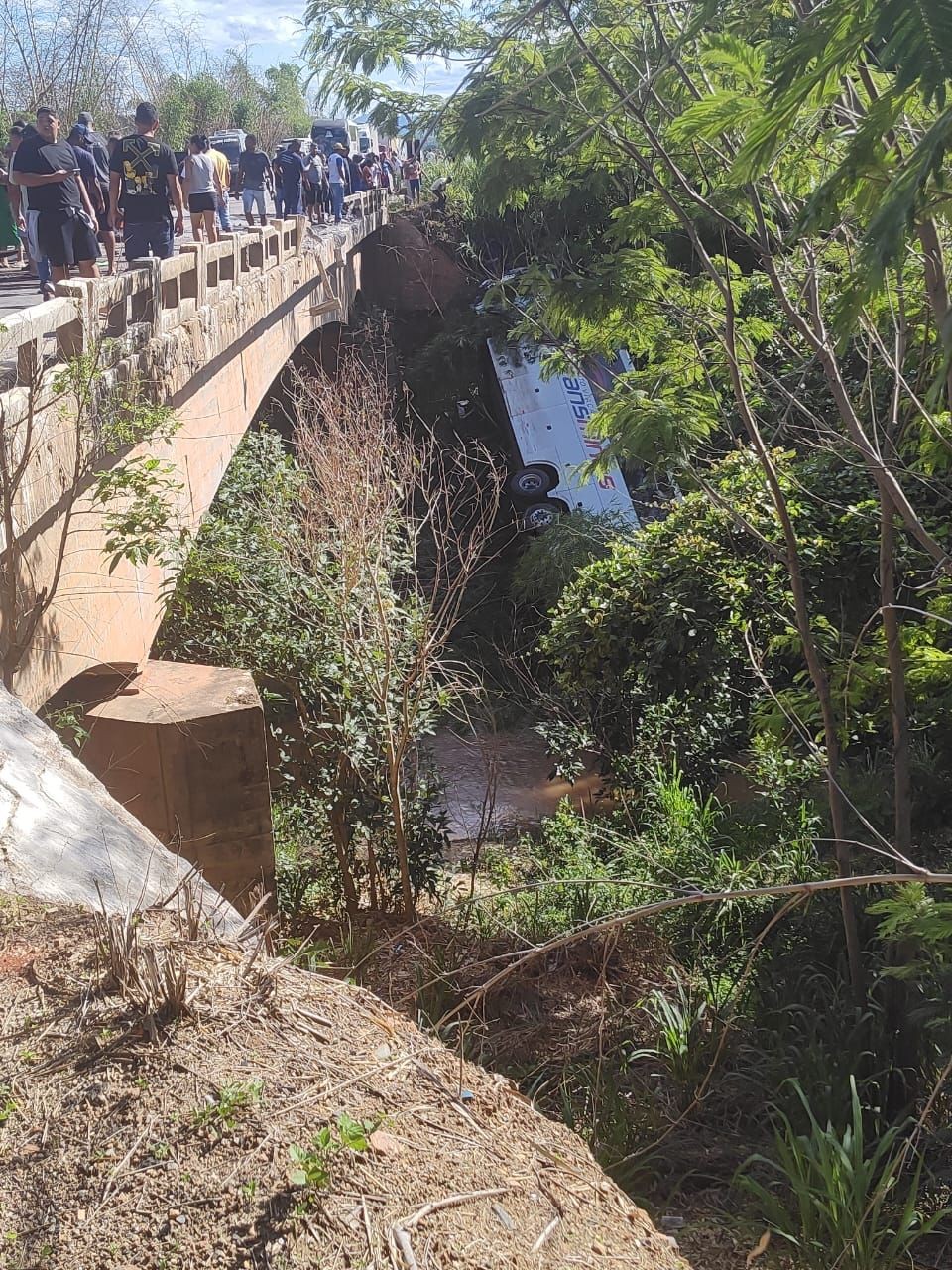 14 vítimas do acidente que matou oito em Campanário, permanecem internadas em Teófilo Otoni 