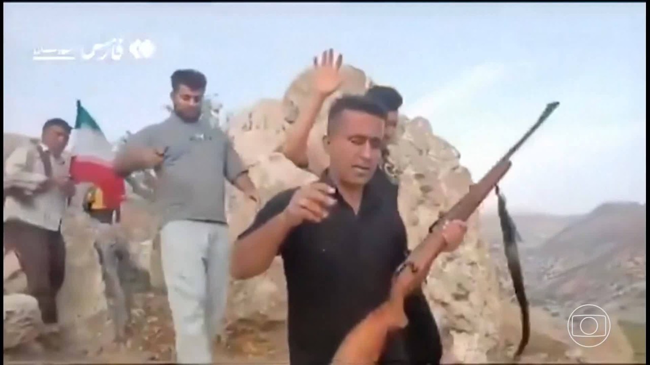 EUA e Irã disputam resgate de piloto de caça abatido em área de fronteira