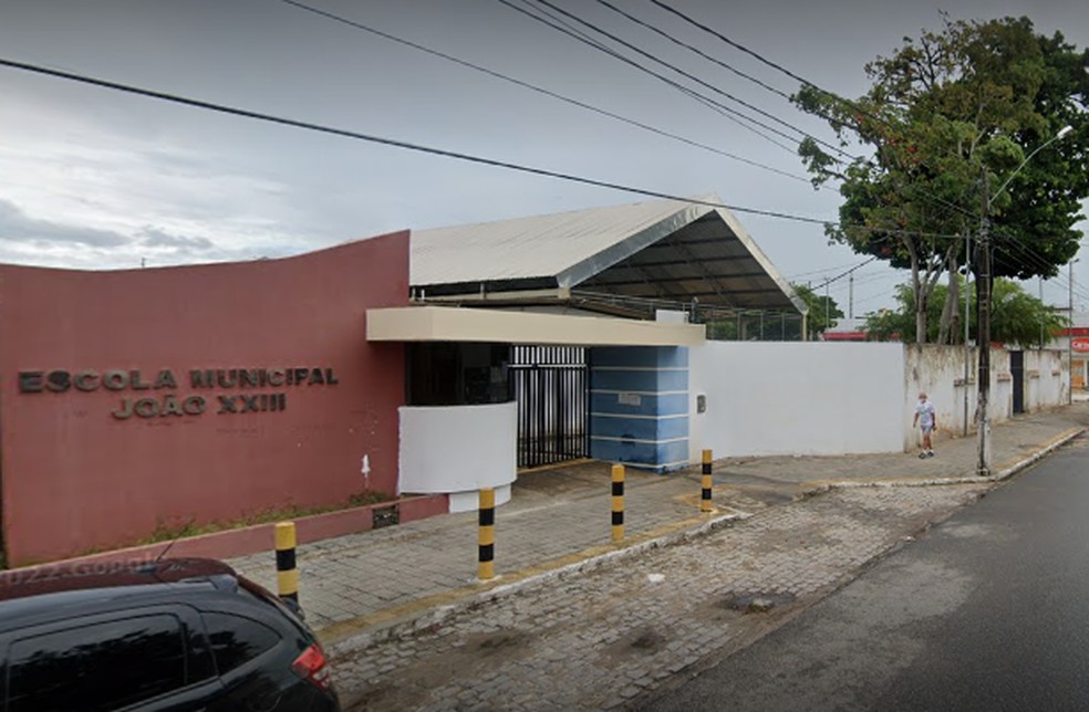 Escola Municipal João XXIII, no Alecrim, em Natal, era uma das que possuíam o modelo cívico-militar no RN — Foto: Google Street View