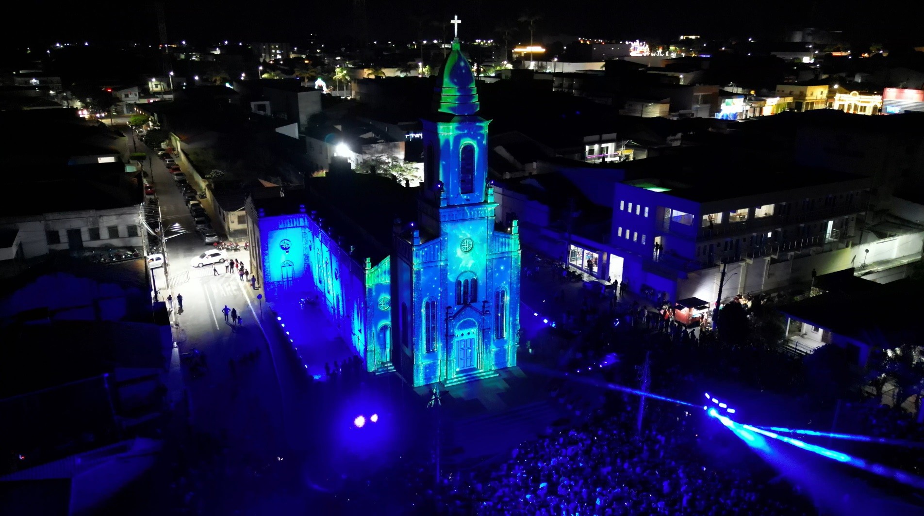 Vídeo: Projeções em igreja encantam moradores e turistas de Ubajara, no Ceará