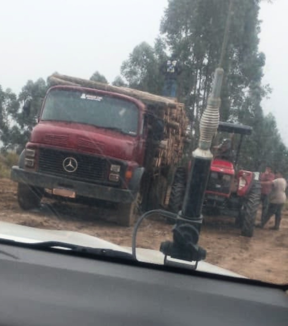 Foto de 26 de junho mostra que furtos já vinham sendo realizados na propriedade, mas ladrões conseguima fugir antes da chegada da polícia — Foto: Cedida pela Polícia Civil