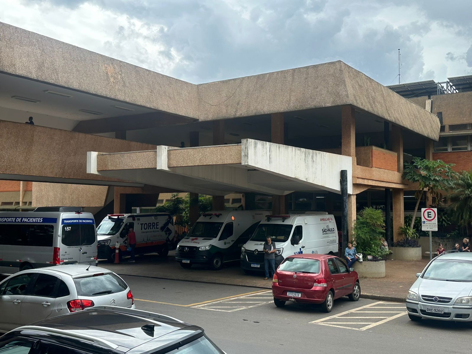 Idoso fica em estado grave após ser esfaqueado dentro de casa em Barão Geraldo