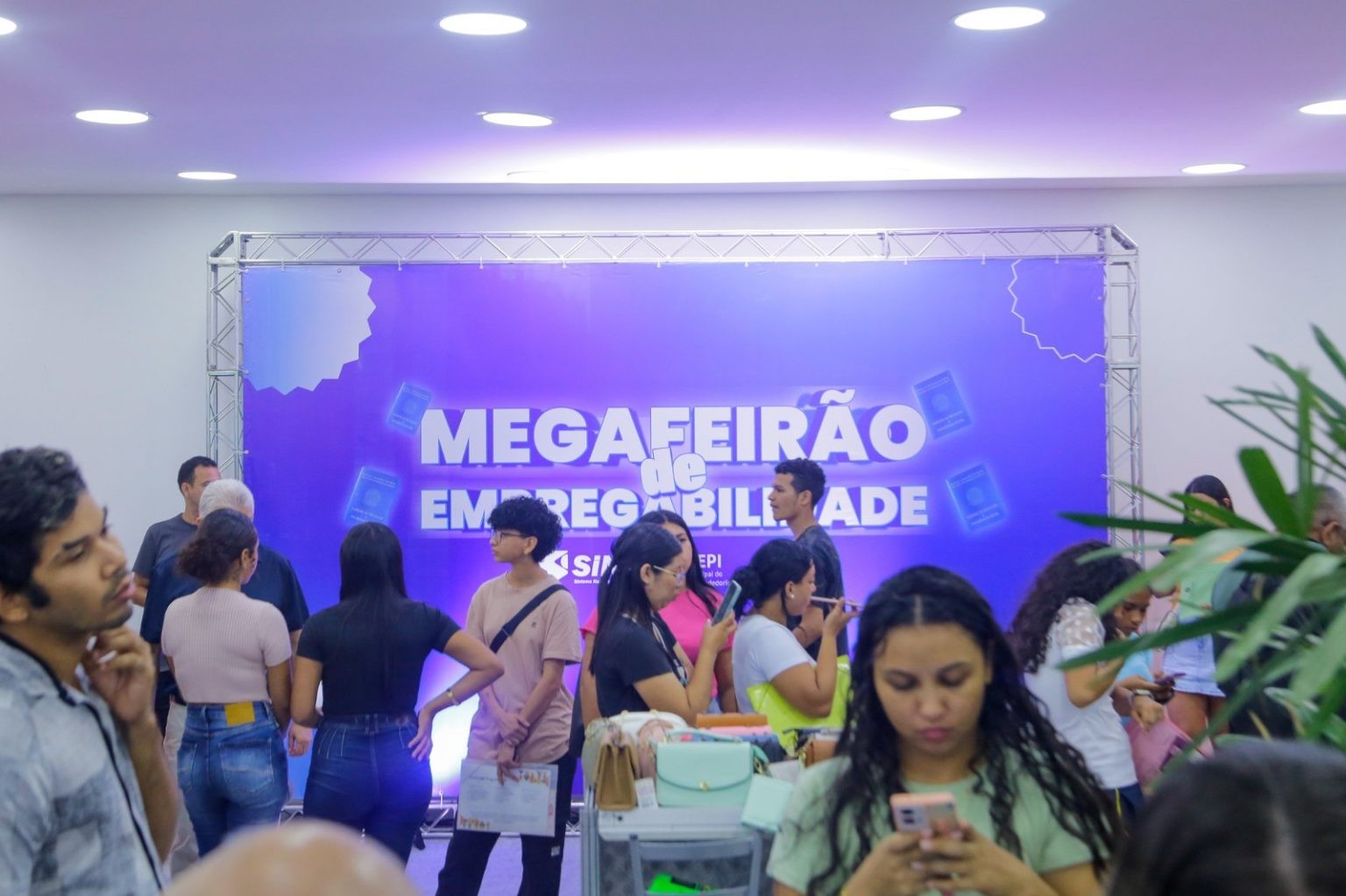 Vagas de emprego em Manaus: Expo tem 2 mil postos e show de Gabi Melim | G1