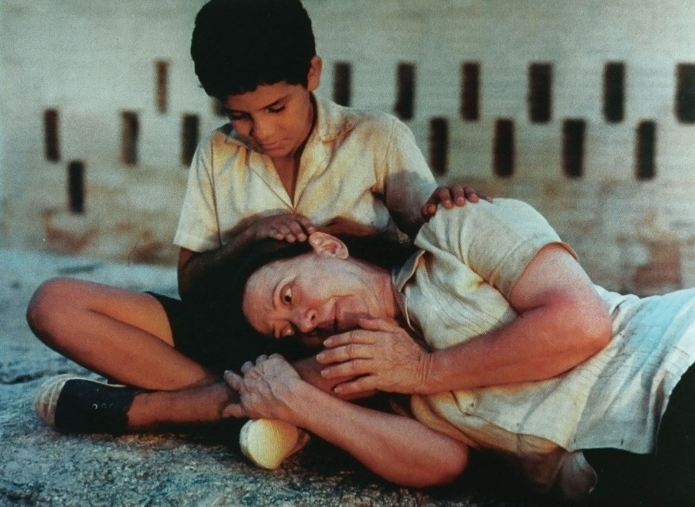 Fernanda Montenegro interpreta Dora no filme 'Central do Brasil', de 1998 — Foto: Divulgação