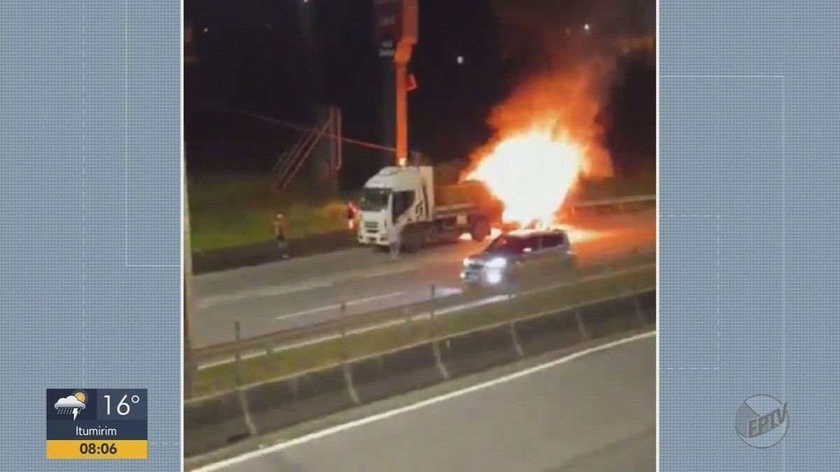 Motorista faz pausa para dormir e caminhão pega fogo em Minas