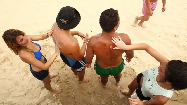 O escândalo do protetor solar na Austrália, a 'capital' do câncer de pele do mundo