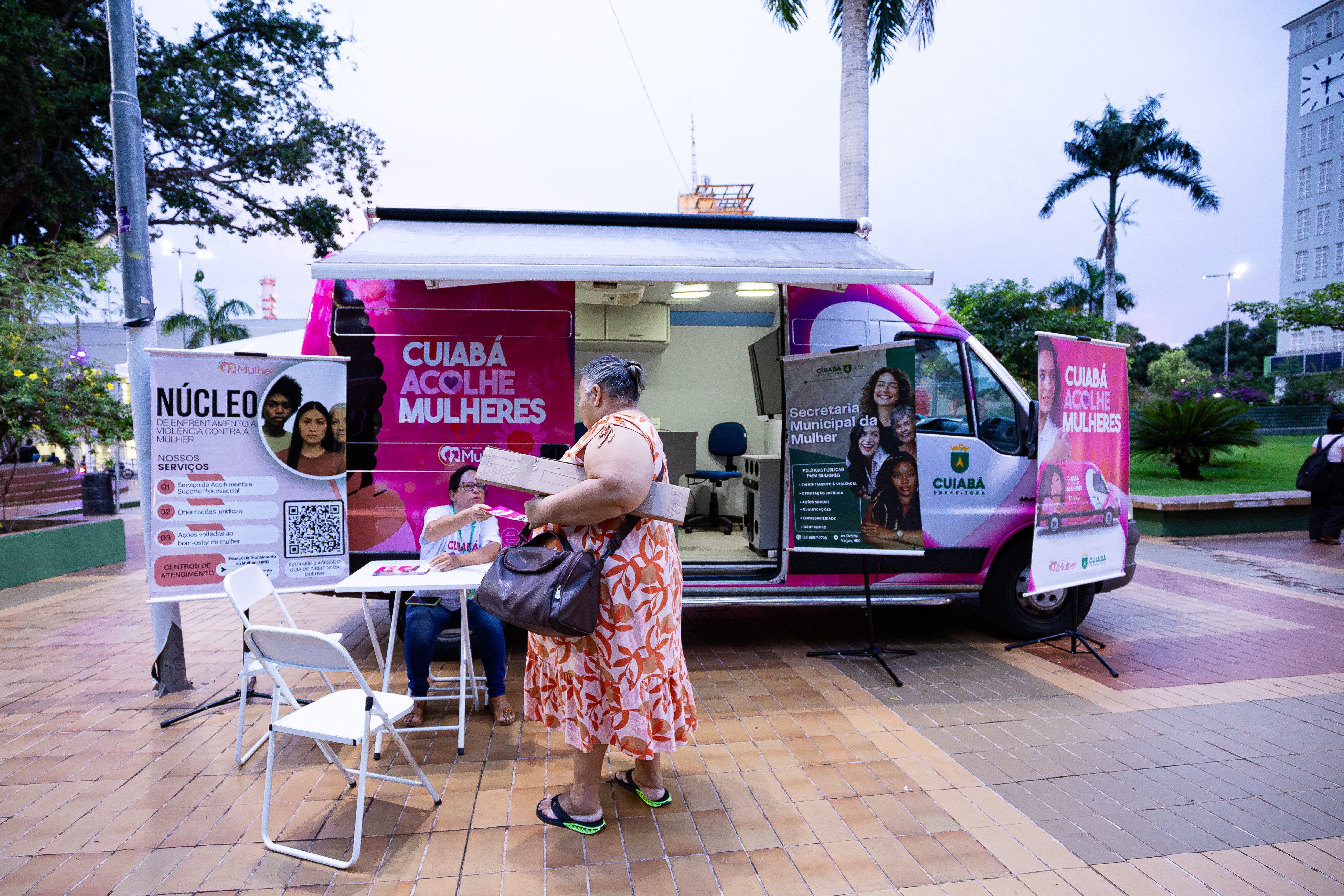 Mês da mulher: evento oferece orientação jurídica e atendimentos de saúde na Praça Alencastro em Cuiabá 