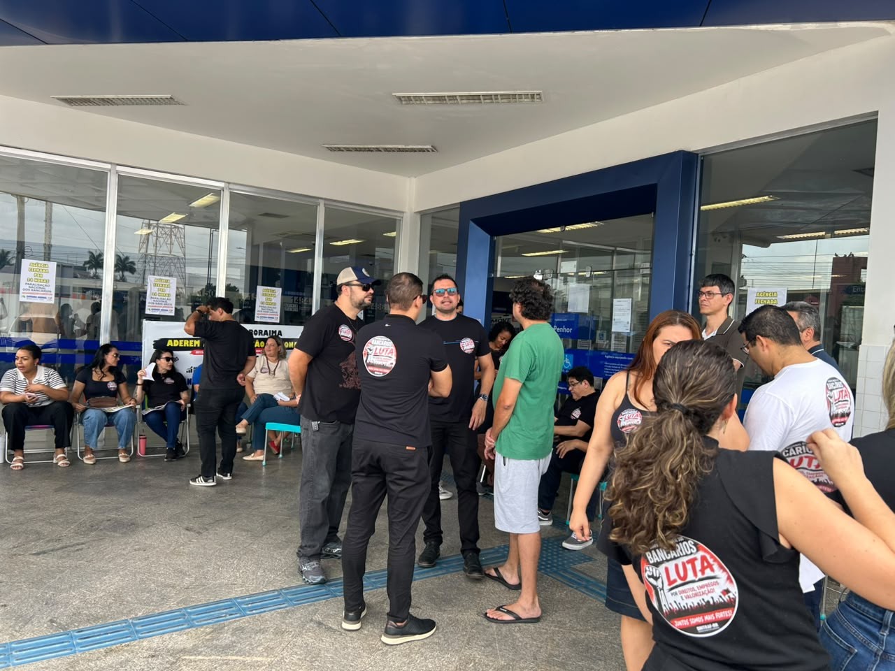 Bancários fazem paralisação e fecham agências por 24 horas em Roraima