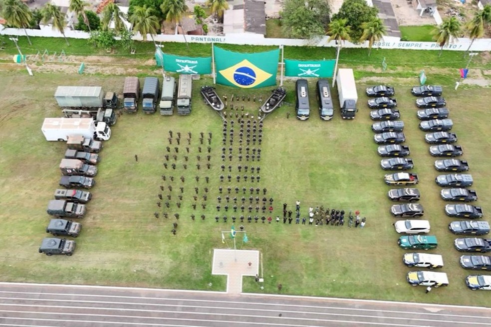 Exército faz cerco à Sararé e prende 51 suspeitos envolvidos no garimpo ilegal em MT — Foto: Assessoria