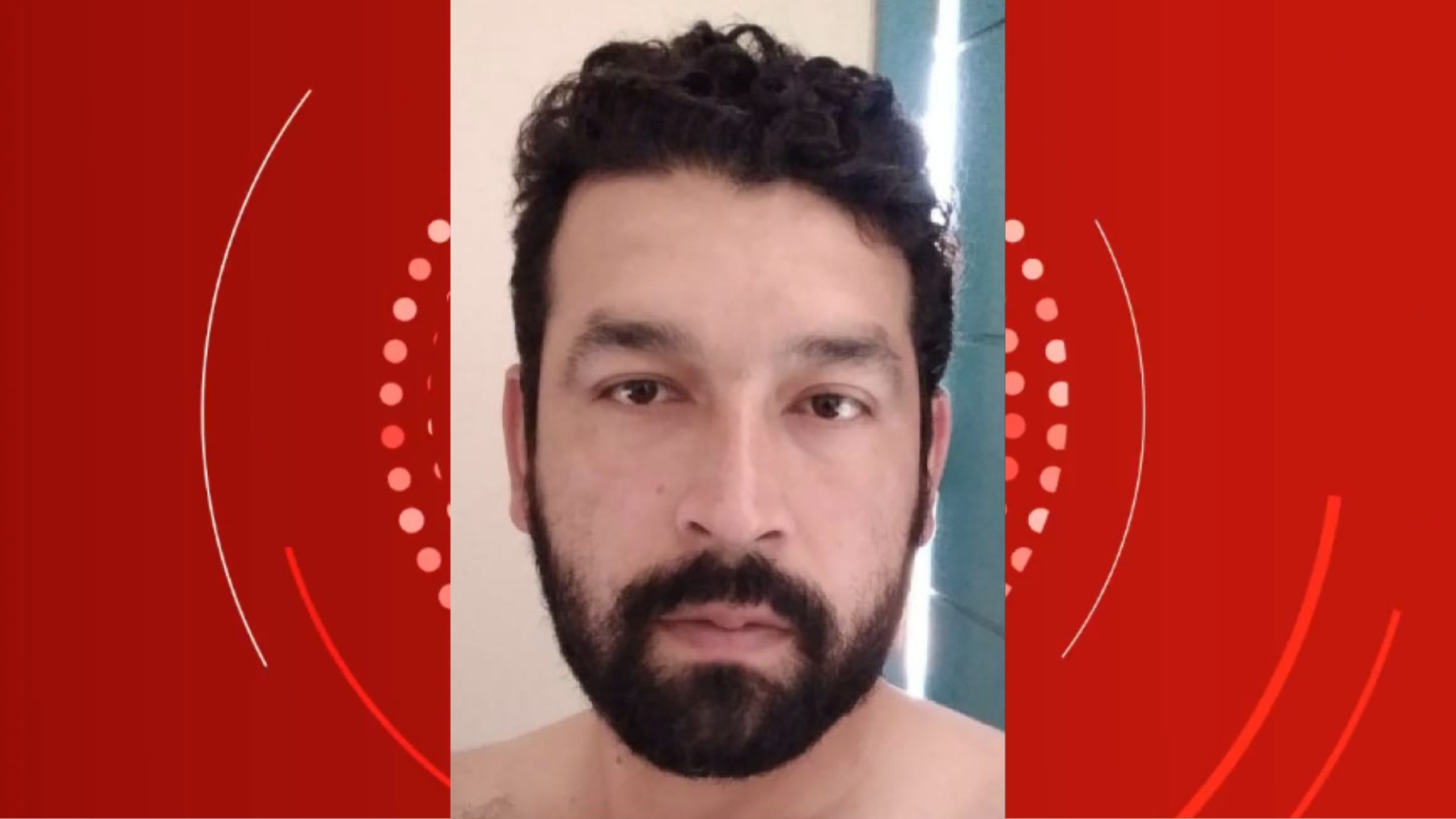 Terceirizados de penitenciária no Paraná cobravam R$ 10 mil de presos para liberar entrada de celulares em celas; suspeito está foragido