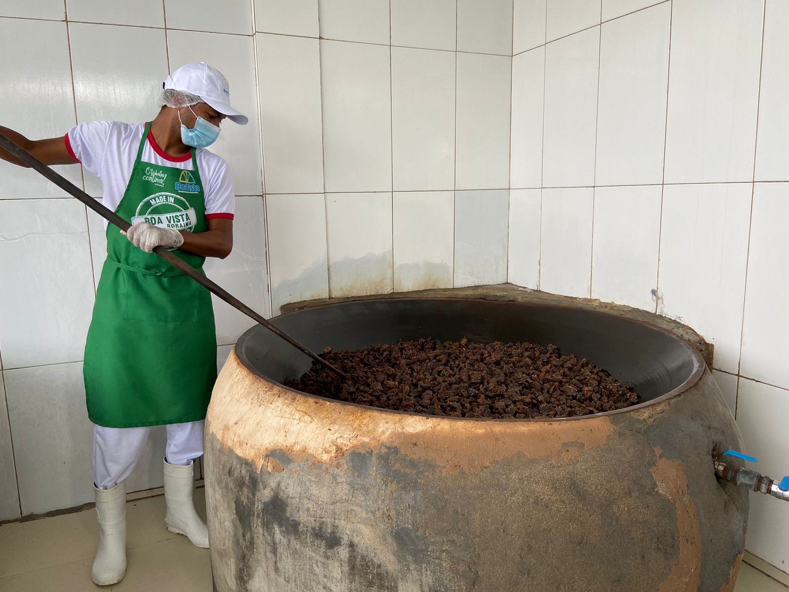 Quase três toneladas de carne seca e 520 kg de farinha: 'maior paçoca do mundo' tem números gigantes e deve servir 20 mil pessoas em RR