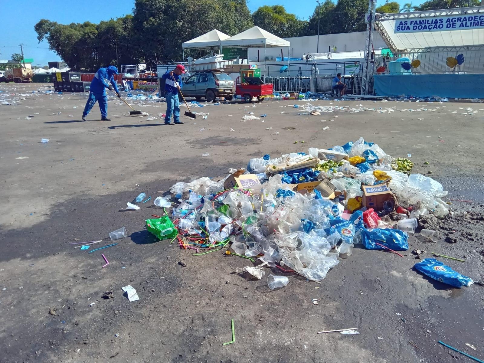 Limpeza recolhe 180 toneladas de lixo na Expoacre 2025