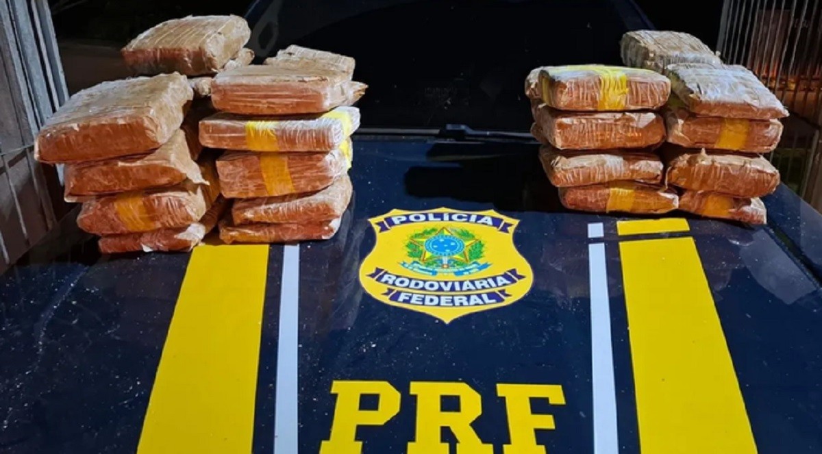 PRF apreende 32 quilos de maconha escondidos em carro na BR-230, em Novo Repartimento