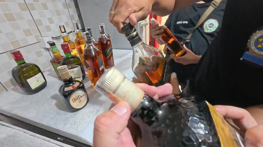 Operação mira adulteração de bebidas no RJ; 21 mandados são cumpridos
