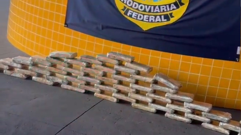 Motorista sem habilitação é preso com 52 kg de maconha na BR-070 em MT