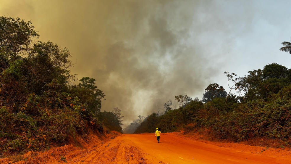 Fumaça dos incêndios na Terra Indígena Capoto Jarina — Foto: Naira Pache/ TV Centro América