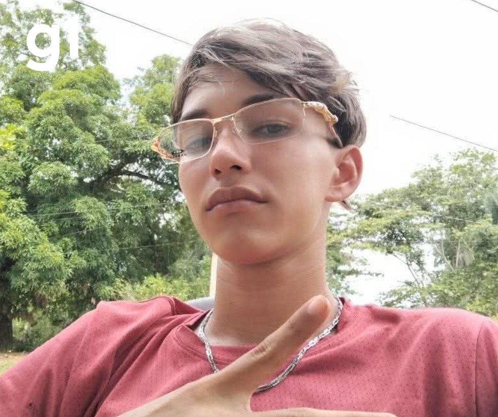 Jovem foi identificado como Mikael dos Santos Mendes. — Foto: Reprodução