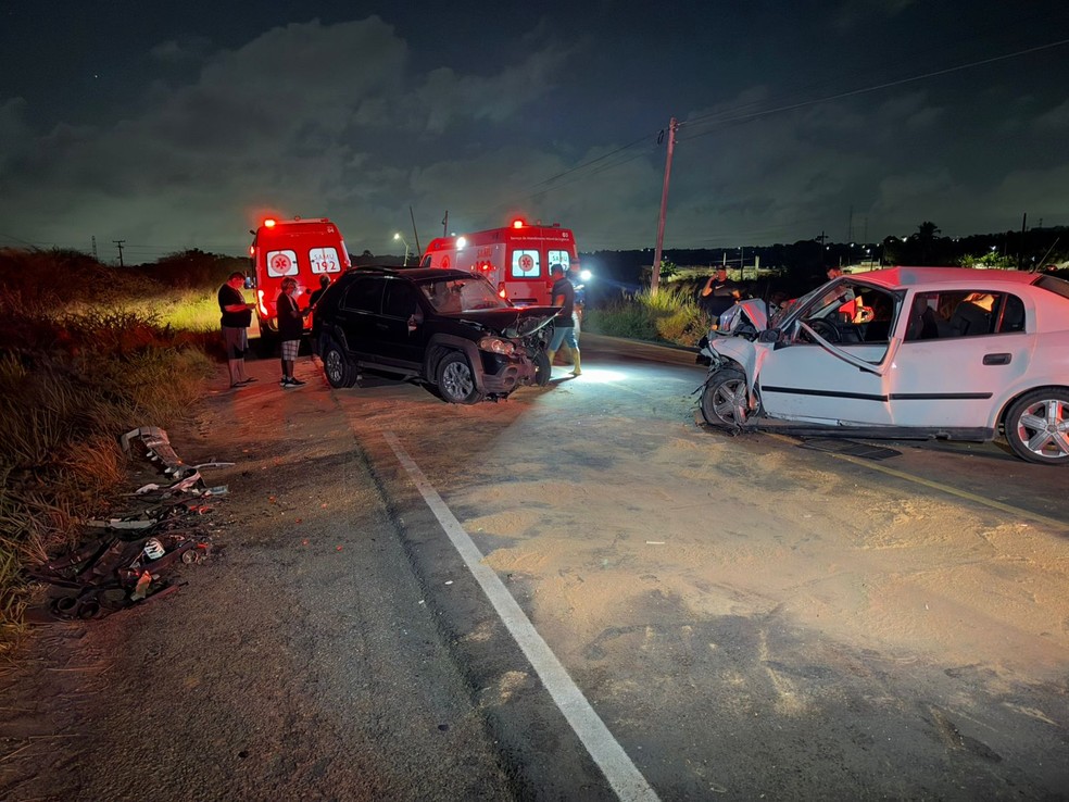 Acidente na BR-226 em Macaíba envolveu dois carros e uma moto — Foto: Sérgio Henrique Santos/Inter TV Cabugi