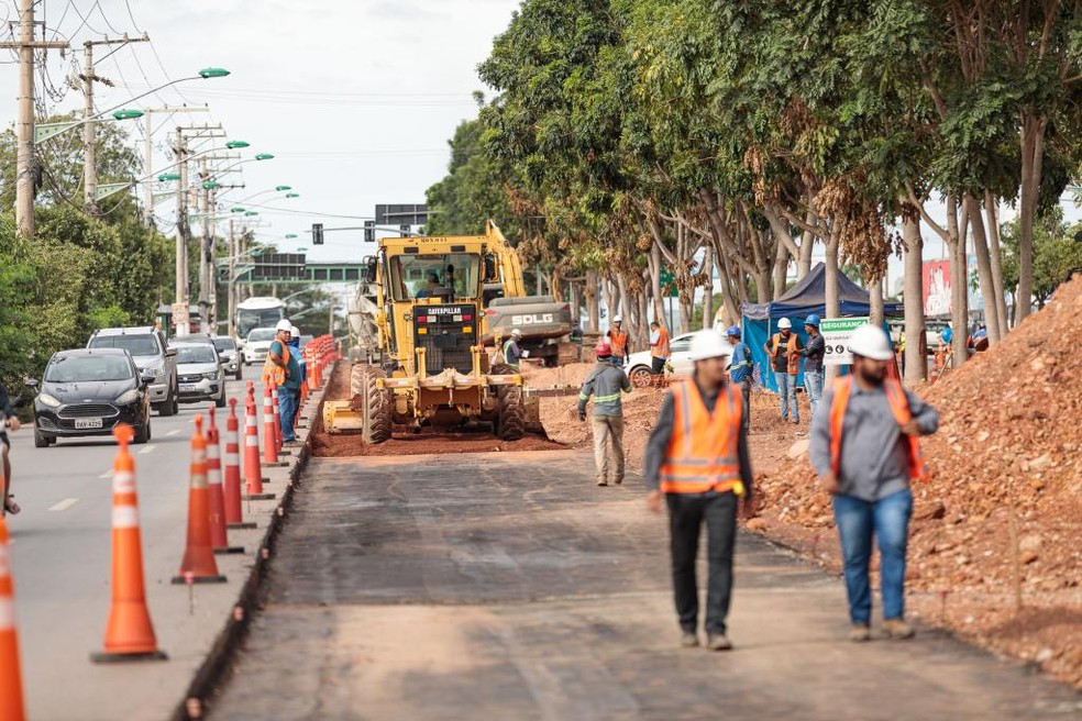Obras BRT em Cuiabá — Foto: Marcos Vergueiro