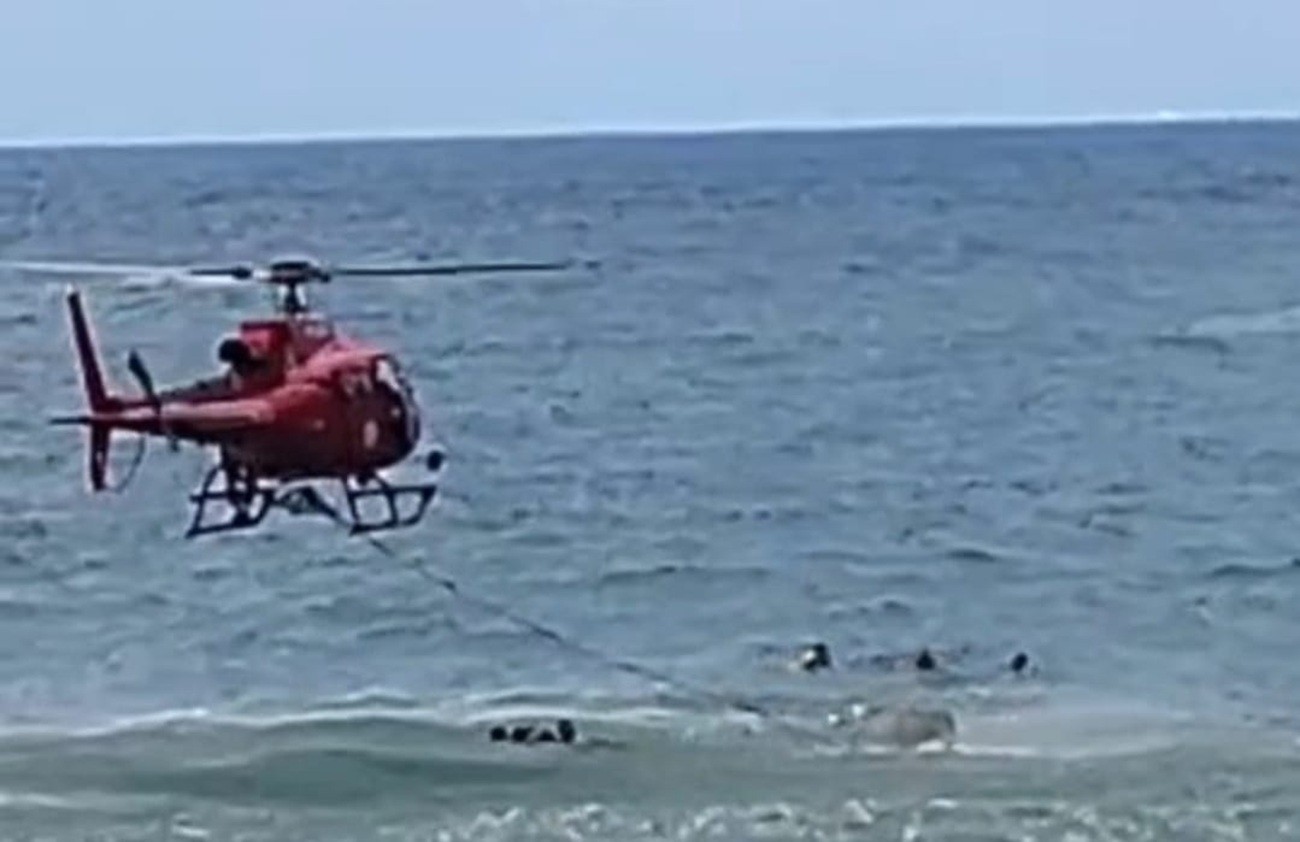 Adolescente de 15 anos é resgatada no mar de Itaipuaçu, em Maricá