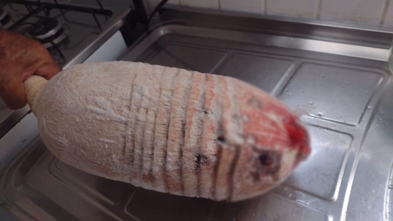 Polícia encontra tatus em geladeira de suspeito de caça ilegal em Guararema